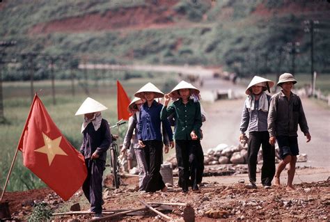  「Rebuilding Saigon: Urban Development and Architecture in Post-War Vietnam」 - 廃墟から蘇る都市、ベトナム・サイゴンの建築的変遷を辿る！